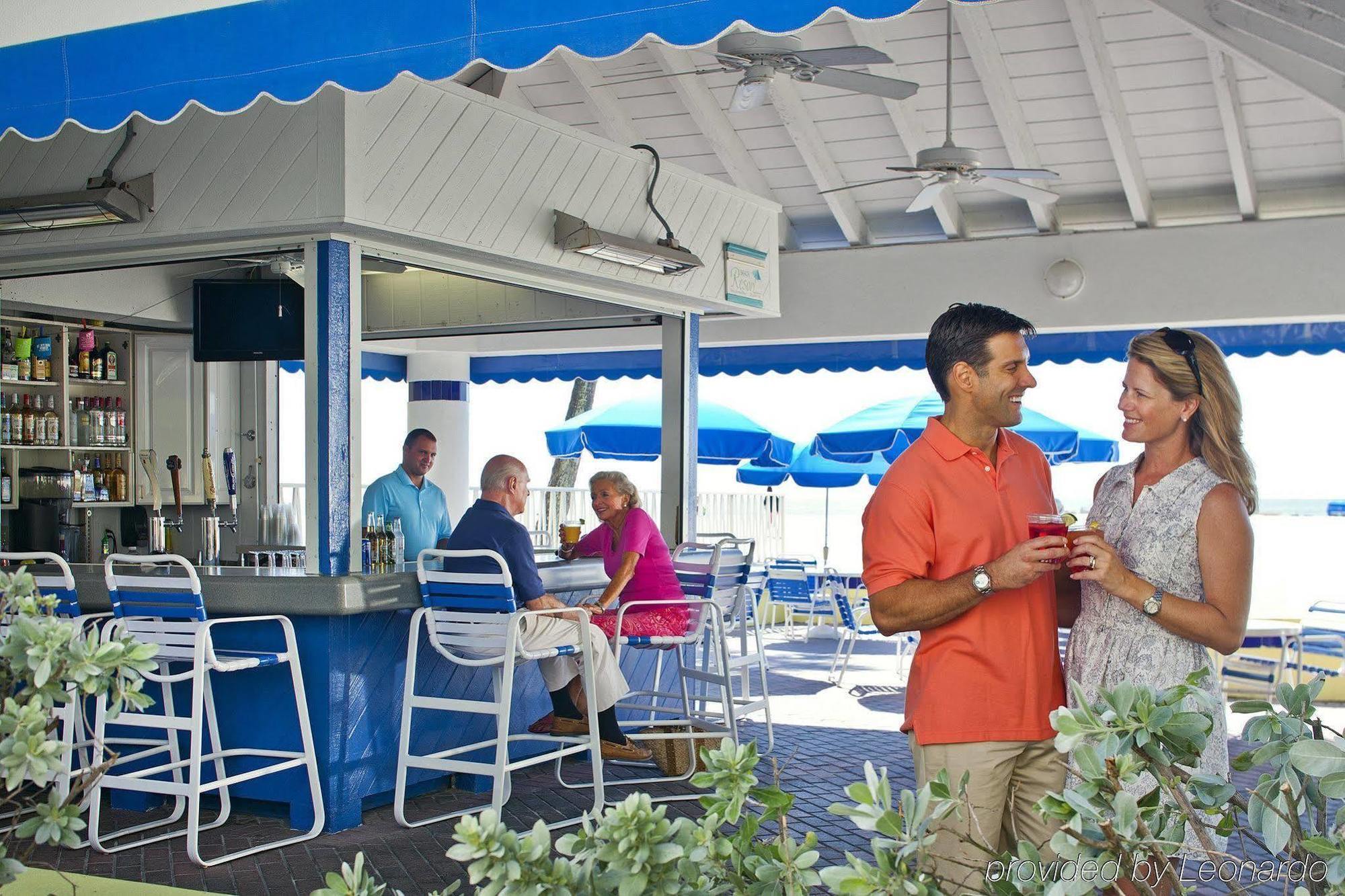 Alden Suites - A Beachfront Resort Сейнт Пийт Бийч Ресторант снимка